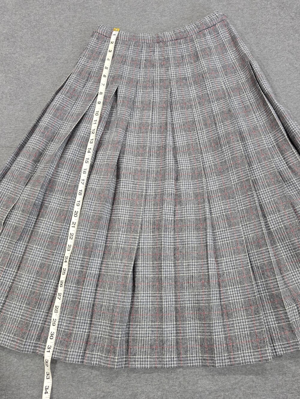 Vintage Pendleton 100% Virgin Wool Pleated Skirt Women's Size 12 Gray Red Plaid - Picture 3 of 8